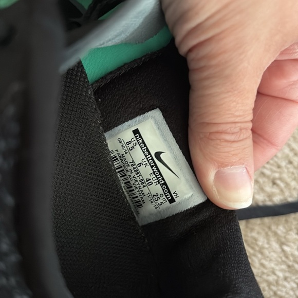 Nike Green/Black/Grey Leopard Print Shoes - Picture 8 of 9